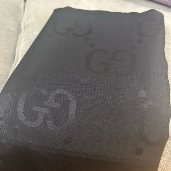 Gucci Monogram Scarf Black - Picture 2 of 9